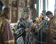 Правящий архиерей возглавил вечерню с выносом Плащаницы в храме при Казанской Духовной семинарии. 