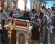 Владыка-Ректор совершил литургию Преждеосвященных Даров в храме Казанской духовной семинарии.