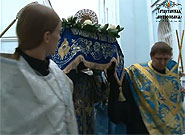 Правящий архиерей возглавил чин погребения плащаницы Божией Матери в храме Казанской духовной семинарии. 